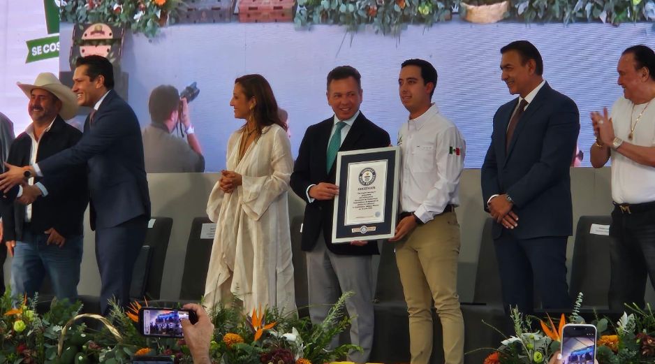 Con la participación de más de 800 personas, Jalisco obtuvo el reconocimiento internacional por el guacamole más grande del planeta. EL INFORMADOR/J. Velazco