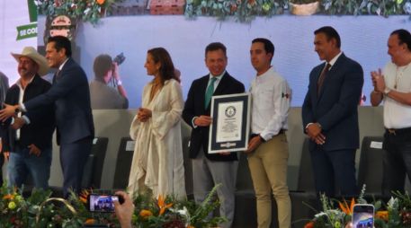 Con la participación de más de 800 personas, Jalisco obtuvo el reconocimiento internacional por el guacamole más grande del planeta. EL INFORMADOR/J. Velazco