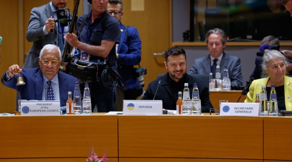 En la reunión, los líderes de la UE lograron cerrar un texto unánime en el que reafirmaron el apoyo de bloque a Ucrania. EFE/G. Vanden