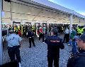 Autoridades recomiendan a los aficionados irse lo más ligero posibles para agilizar la entrada al recinto. EL INFORMADOR / L. ASCANIO