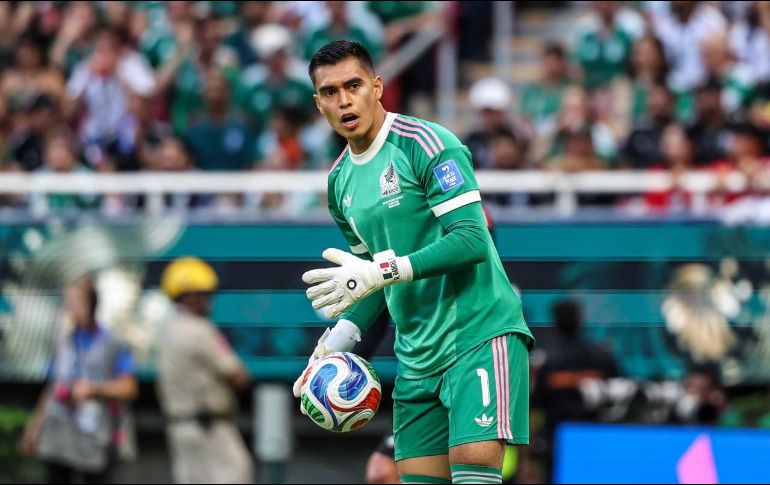 Una atajada de Raúl Rangel aseguró el primer lugar del Grupo A para la Selección Mexicana. EL INFORMADOR/A Navarro
