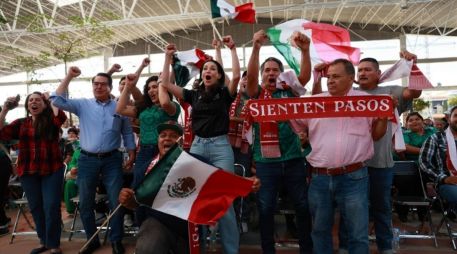 Mery Pozos acompañó a más de mil personas que se reunieron para apoyar a la Selección Mexicana, ESPECIAL