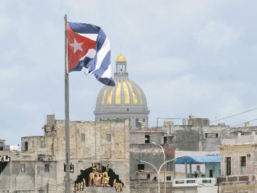 Las autoridades cubanas han aprobado medidas económicas de gran alcance en medio de la escasez y el deterioro financiero. AFP