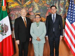 Rosa Icela Rodríguez, Roberto Velasco y el embajador Ronald Johnson durante el encuentro bilateral. X/ @SRE_mx