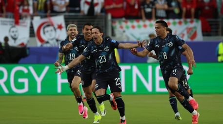 Matías Galarza celebra el gol de la victoria. EFE/M. Gutiérrez
