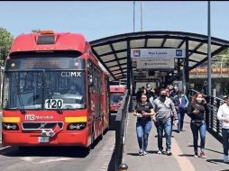 La Secretaría de Movilidad recomienda encarecidamente a la ciudadanía anticipar sus salidas ante la suspensión del servicio en cinco estaciones clave de la Línea 7 del Metrobús. ESPECIAL