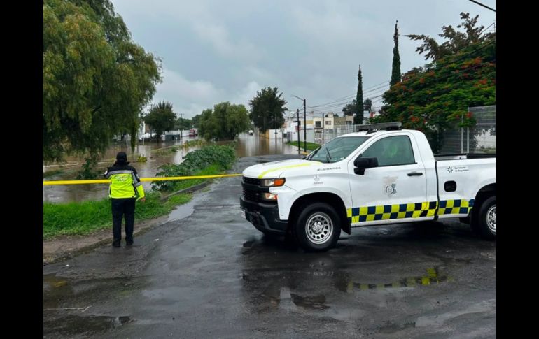 La tormenta que se presentó durante las primeras horas de este sábado dejó multiples afectaciones a lo largo del AMG. ESPECIAL / Policía Vial Jalisco
