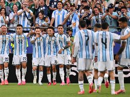 Una victoria dejaría a cualquiera de los dos equipos muy cerca de asegurar su presencia en la siguiente ronda. EFE/A. KONTRAS
