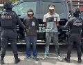 Los elementos de seguridad estatales localizaron a dos hombres que intentaron robar un banco en El Salto, quienes intentaron escapar por la azotea. ESPECIAL