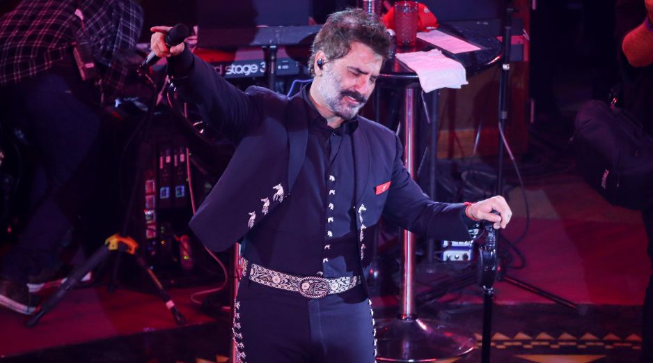 Aunque su carrera ha explorado distintos géneros, es en el mariachi donde Alejandro Fernández ha encontrado el terreno ideal para mostrar el alcance de su voz. EL INFORMADOR / ARCHIVO