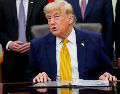 Donald Trump aseguró que él intentó advertirle a Keir Starmer sobre sus debilidades políticas. EFE/B. Cash