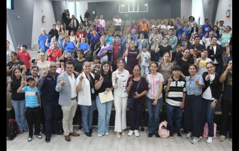 La jornada de revisión donde participó Mónica Magaña tuvo lugar en el Auditorio de la Prepa Tonalá Norte. ESPECIAL
