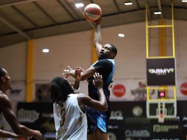 Tyran Tyroon De Lattibeaudiere fue el mejor anotador de Jalisco y MVP del juego al encestar 23 puntos. CORTESÍA/Charros de Jalisco