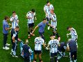 La mayor controversia del Mundial 2026 ha sido la introducción de pausas de hidratación en todos los encuentros, independientemente de la sede o las condiciones climáticas. EFE / Mariscal