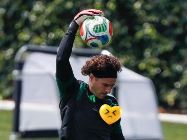 El portero mexicano Guillermo Ochoa durante un entrenamiento de la selección nacional de Mexico en el marco del Mundial 2026. EFE / ARCHIVO