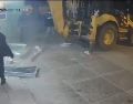 Las imágenes de la falla en la retroexcavadora pronto se viralizaron. CAPTURA DE VIDEO