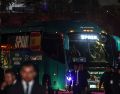La afición desafió la lluvia para recibir a la Selección de España en Guadalajara, aunque la logística impidió el esperado encuentro con sus ídolos. EL INFORMADOR/ A. NAVARRO.