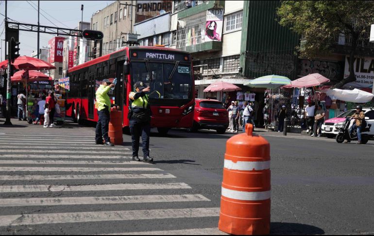 El programa Hoy No Circula se aplica de las 5:00 a las 22:00 horas en todas las alcaldías de la Ciudad de México y en tres zonas conurbadas del Estado de México. SUN/C. Mejía