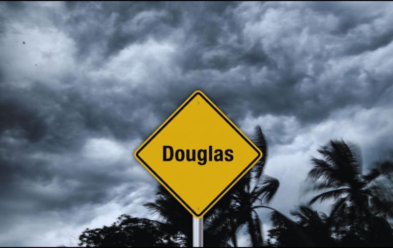 La probable evolución de este sistema hacia la tormenta tropical “Douglas” subraya la importancia de estar siempre preparados y alertas durante esta activa temporada de huracanes en el Pacífico. ESPECIAL / CANVA