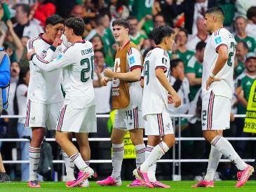 El Tri logró subir cuatro peldaños en el escalafón para ubicarse oficialmente en el Top 10, acumulando un total de 1736.01 puntos. Imago7 / ARCHIVO