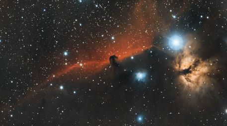 La presencia de un campo magnético puede influir en la evolución de un planeta, ya que, al modular la interacción entre el viento estelar y la atmósfera planetaria, condiciona procesos relacionados con su habitabilidad. Unsplash