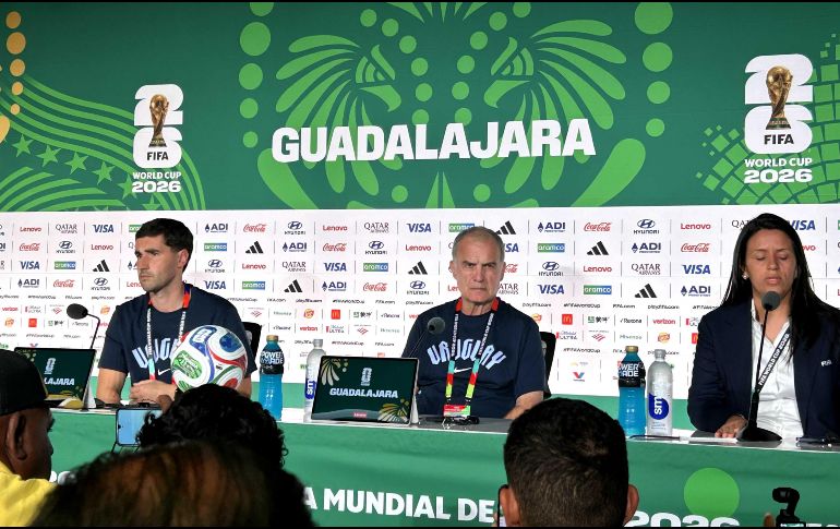 El técnico uruguayo mantuvo su confianza en Fernando Muslera y reafirmó que su equipo buscará quitarle el balón a España pese a la dificultad del reto. EL INFORMADOR/ L. ASCANIO.