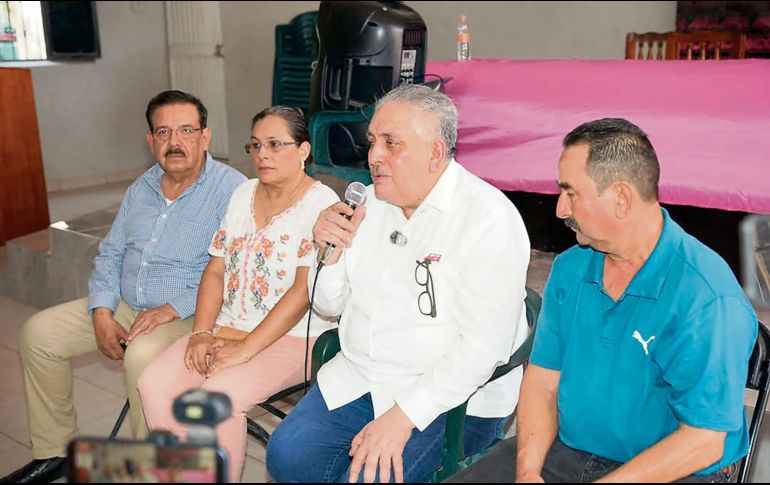 El ex perredista Guadalupe Acosta Naranjo, es el dirigente nacional de Somos Mx, uno de los nuevos partidos políticos avalados por el INE. ESPECIAL