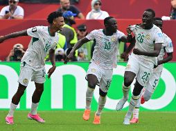 Pape Gueye celebrando uno de sus dos golazos en la victoria de Senegal. EFE / EPA / EDUARDO LIMA