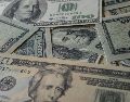 Durante las últimas dos jornadas, el dólar ha mostrado una tendencia descendente frente al peso, reflejando una mayor fortaleza de la moneda mexicana en el corto plazo. FREEPIK
