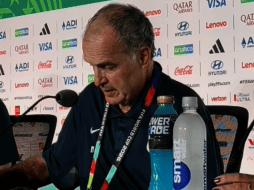 Marcelo Bielsa en la conferencia de prensa después de la derrota de Uruguay frente a España. EL INFORMADOR / L. ASCANIO
