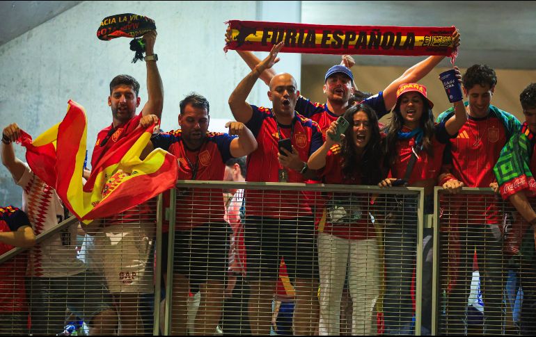 Aficionados españoles en el juego entre las selecciones de España y Uruguay disputado ayer en Guadalajara. EL INFORMADOR/J. Acosta