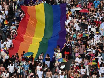 El diseño de la bandera LGBTIQ+ data del año 1978. EFE/Z. Kocsis