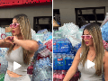 En el video difundido, se observa a la influencer Paola Faria esforzándose por destacar su apariencia mientras posa a un lado de los viberes para Venezuela. TIKTOK / @joseluisregalado21