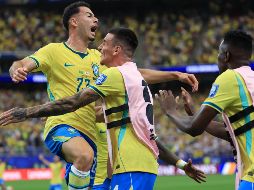 El encuentro parecía encaminarse al tiempo extra, pero en el minuto 90+6 apareció Gabriel Martinelli, quien aprovechó una asistencia de Bruno Guimarães para definir el 2-1 y sellar la clasificación brasileña. EFE / C. Ramírez