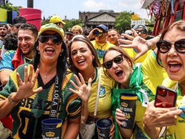 Aficionados se reunieron en el FIFA Fan Fest Guadalajara para ver el partido entre Brasil y Japón. EL INFORMADOR/A. Navarro