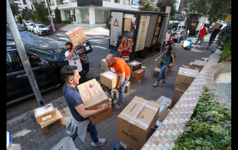 Además de alimentos enlatados, se aceptan artículos de higiene personal, de curación y accesorios para bebé. XINHUA/R. Landeta