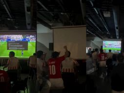 Un corte de transmisión en pleno penal desató la frustración y luego el festejo de aficionados paraguayos. X/@SantiRavidlasPy/ESPECIAL
