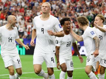 Hoy, cuando el partido parecía encaminarse a un desenlace incierto, apareció la figura de Erling Haaland, quien marcó y le dio la victoria a Noruega sobre Costa de Marfil. EFE / C. Ramírez