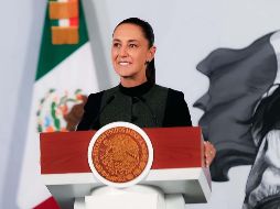 Claudia Sheinbaum va por la regulación del uso de la IA y las redes sociales