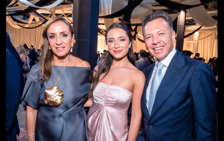 Maye Villa, Luciana y Pablo Lemus. GENTE BIEN JALISCO / Revista del 3 de julio 2026