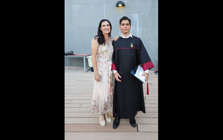 Liliana Lavin y Alejandro Maldonado. GENTE BIEN JALISCO / Graduación de la Generación 2026
