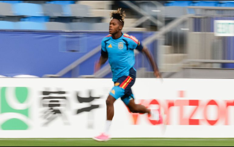 La mala noticia para la Selección española es que Nico Williams permanece trabajando al margen del equipo tras salir tocado ante Uruguay. EFE/ Lavandeira Jr