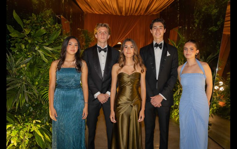 Luciana Zúñiga, Federico Amézcua, Renata Romero, Santiago Bremen y Regina Rolón. GENTE BIEN JALISCO / Revista del 3 de julio 2026