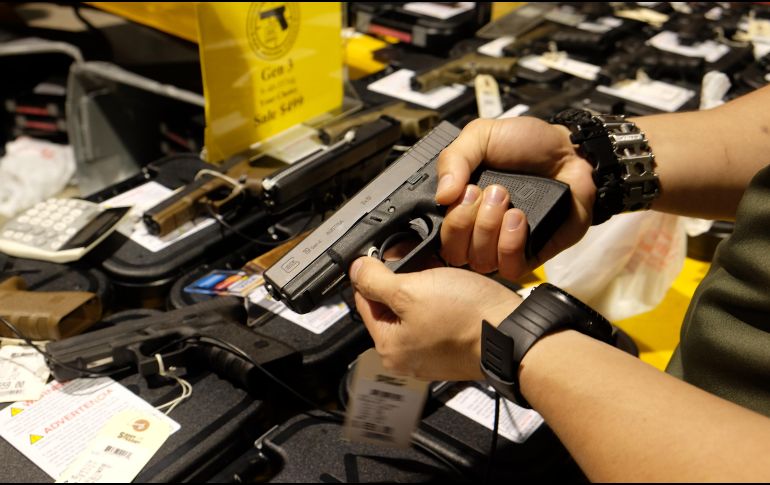 Las autoridades de California sostienen que la legislación no busca prohibir todas las pistolas sino impedir la venta de nuevos modelos cuyo diseño facilite su modificación ilegal. EFE / G. Cárdenas