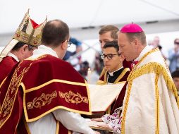 Momento de la consagración de obispos sin permiso papal realizada ayer por la FSSPX. X/FSSPXFR
