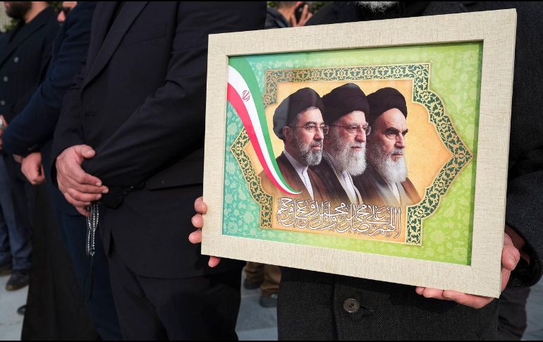 Antes de su nombramiento como líder supremo, la mayoría de los iraníes no habían escuchado ni oído a Mojtaba, quien optó por trabajar en la oficina de su padre con un perfil alejado de la luz pública. EFE/J. León