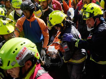 El derrumbe del edificio en Venezuela fue provocado por los dos terremotos consecutivos del 24 de junio de magnitudes de 7.2 y 7.5AP / F. VERGARA