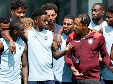 El equipo de Cabo Verde, tras una fase de grupos invicta, se prepara para enfrentar a Argentina este viernes. EFE/A. Estevez