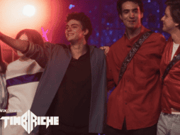 Las primeras imágenes dejan entrever una recreación cuidadosa de la época y de la estética que caracterizó a Timbiriche. VIX / ESPECIAL