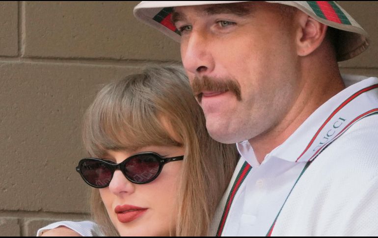 La cantante estadounidense Taylor Swift y el jugador de futbol americano de la NFL Travis Kelce. AFP